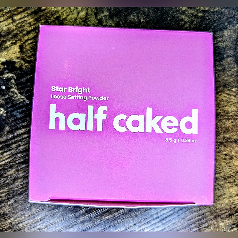 HALF CAKED Star Bright Loose Setting PowderColor: Translucent - Picture 8 of 16